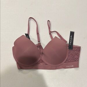 Tahari Pink T-Shirt Bra Smooth Molded Cups